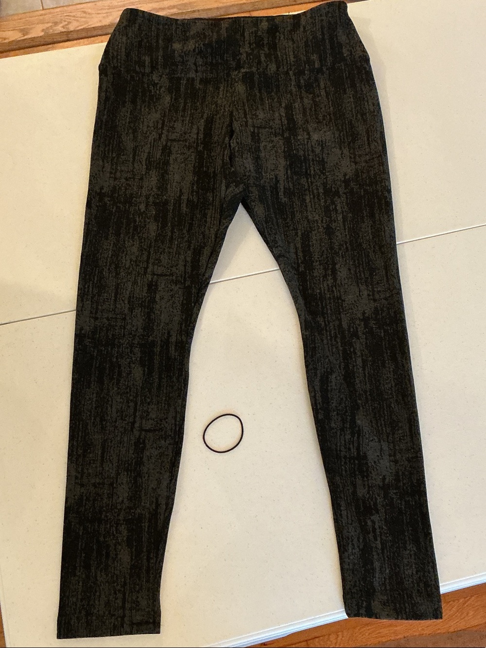 Lysse Black Textured Leggings
